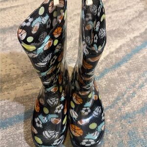 Xertia Boys Size 2/3 Sports Themed Rain Boots